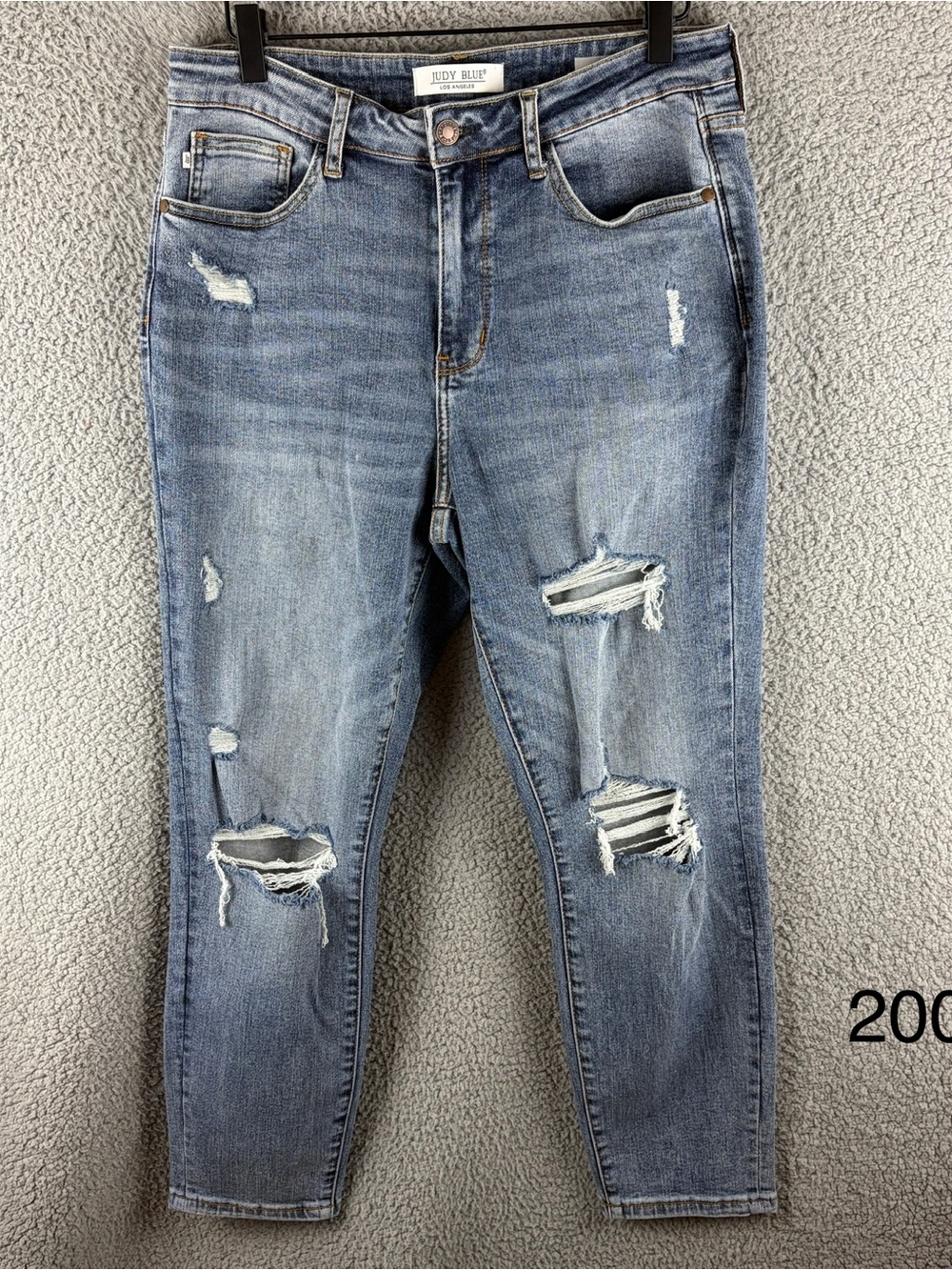 Judy Blue Women’s Slim Fit Light Blue Distressed Jeans Size 11/30